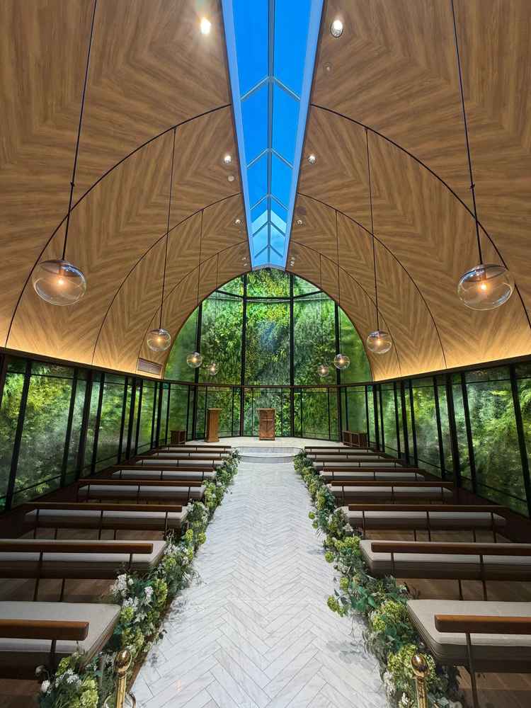 天井が高く開放感があり、緑も多いので写真を撮る際にも映えるなと感じました。