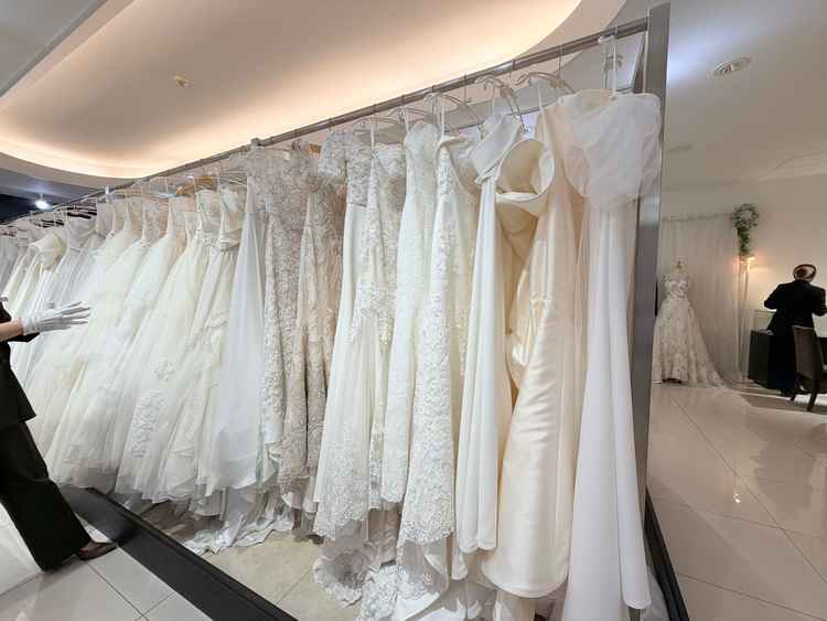 式場にドレスショップがあるため一箇所で事を収められるメリットを感じました。