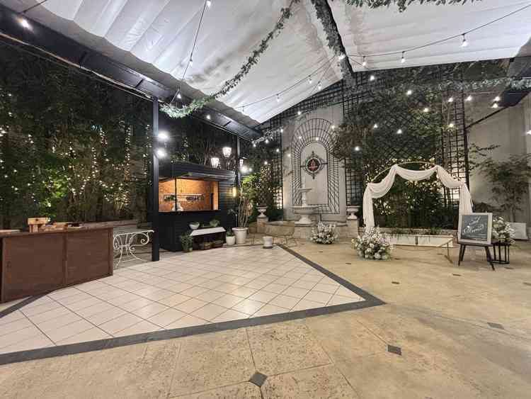 デザートビュッフェもできるガーデン