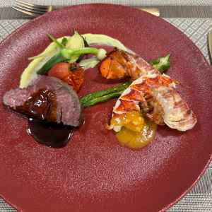 お肉も海鮮もとっても美味しかった。柔らかく、食べやすかった。万人受けするイメージ。