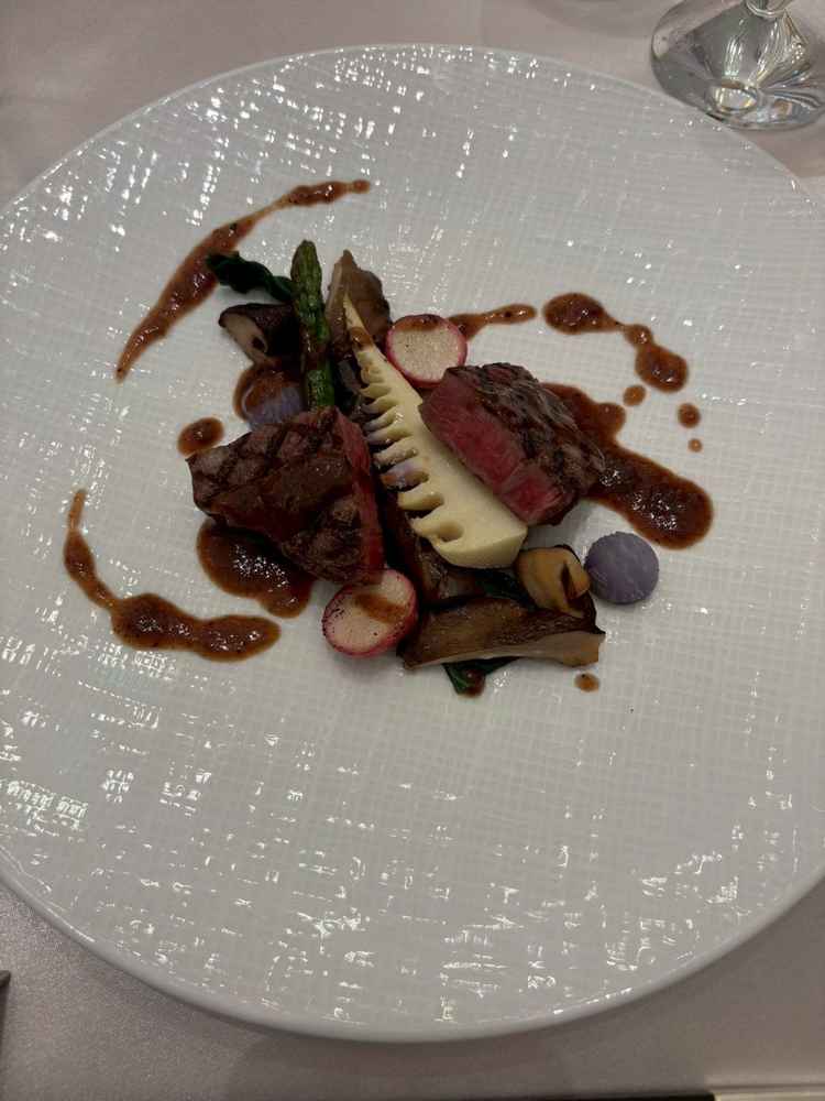 試食したお肉料理です。