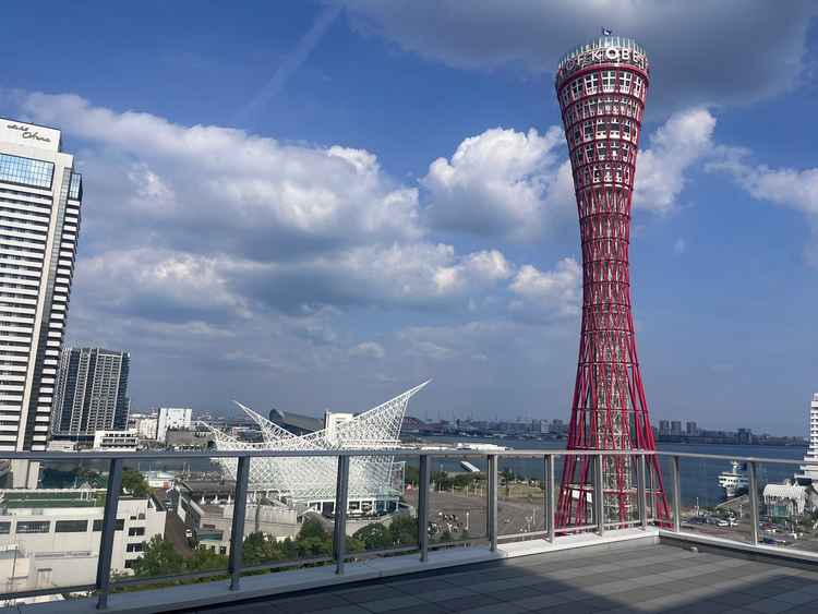 挙式会場の外からの景色です。挙式後ゲストと写真撮影ができるのが魅力的でした。