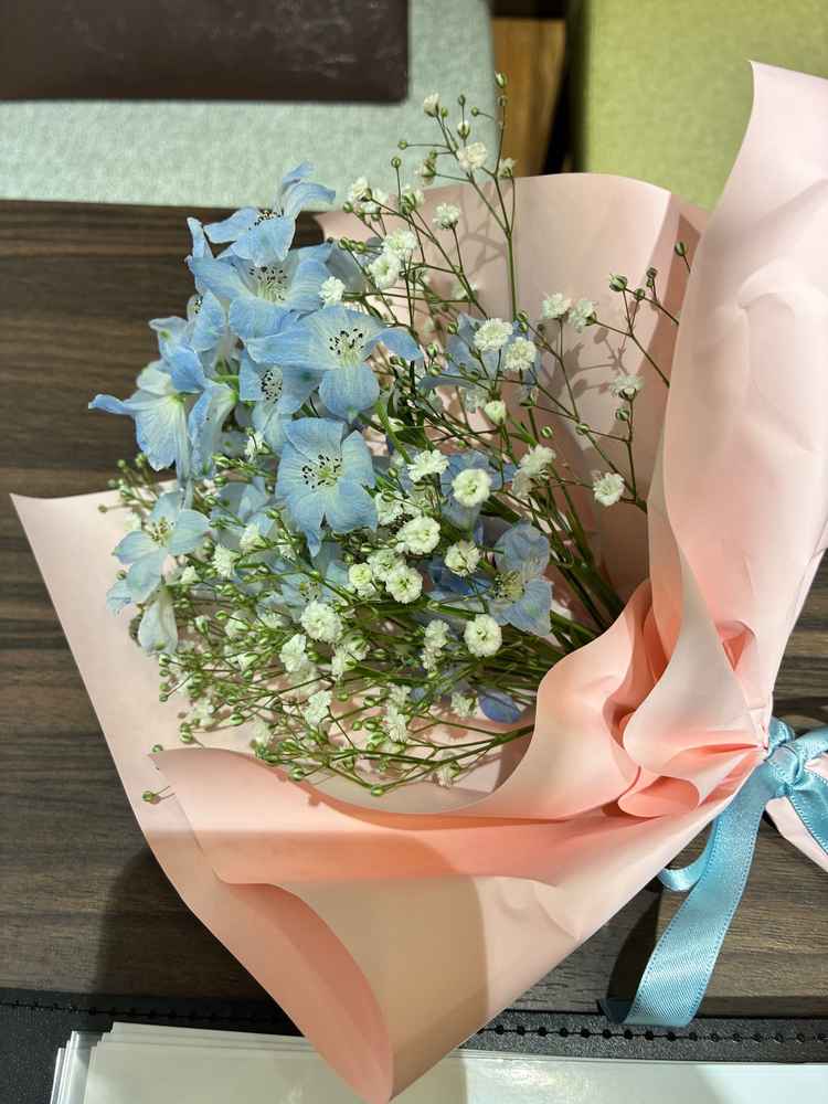 チャペルに入る際、ブーケとして花束をプレゼントしていただきました