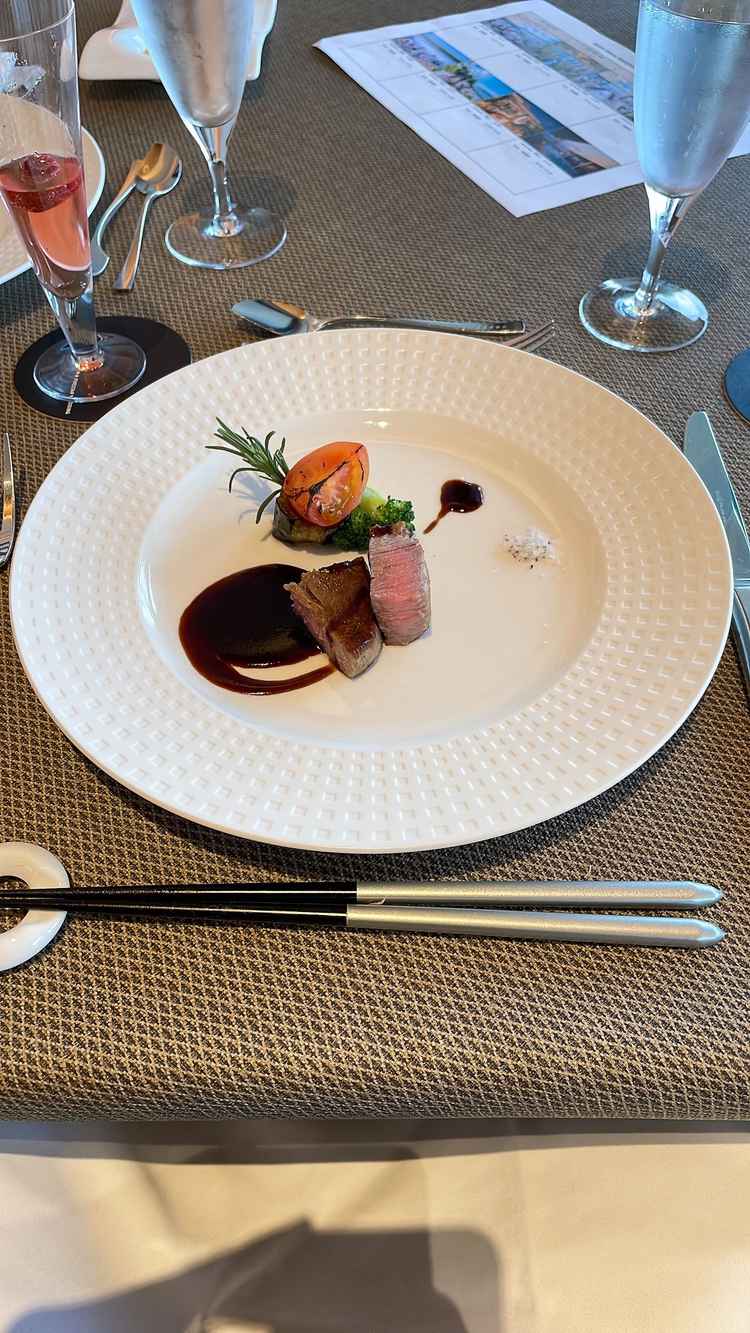 佐賀牛の試食。とても柔らかくて最高に美味しかった。