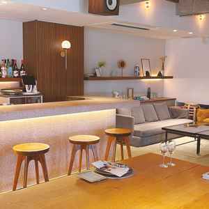 入って最初にみたロビーです。ゆっくりくつろげそうなソファもあってリラックスできそう。