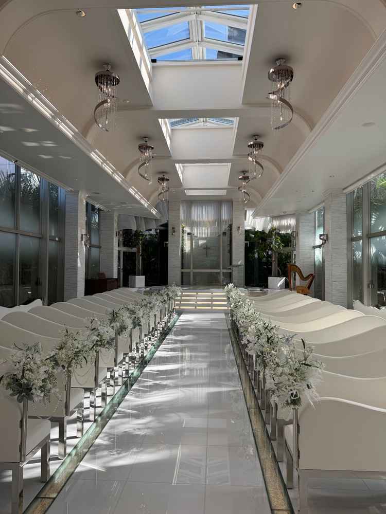 チャペル。水の音が聞こえる