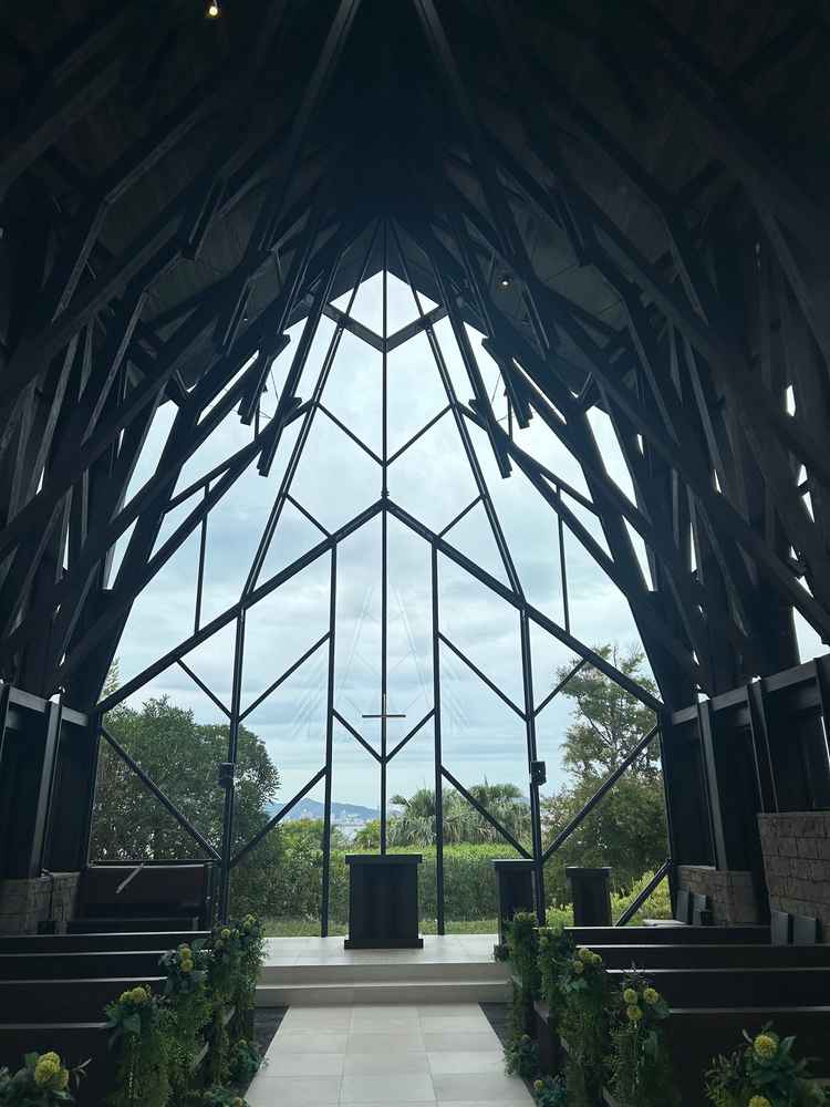 もう一つの森のチャペルです。とても幻想的で、木の匂いが良かったです。