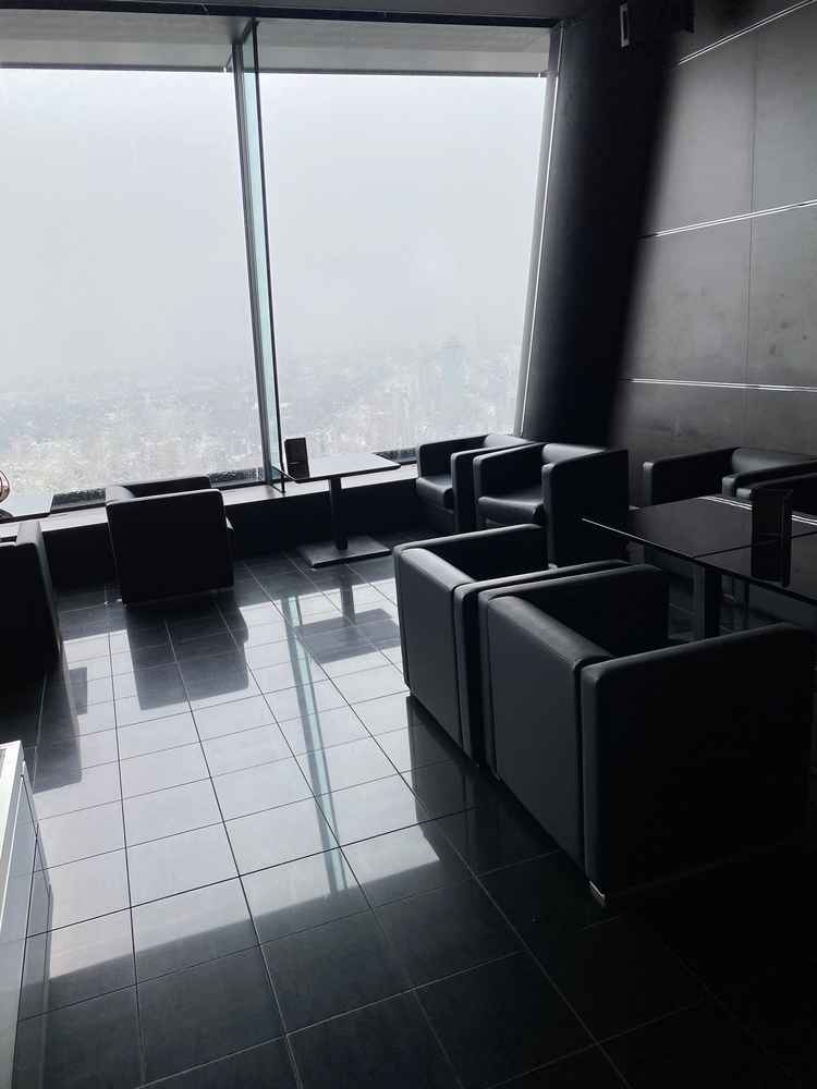 待合室の様子。待っている時間でさえ、ずっと見ていられる景色が広がっているので時間を忘れてしまう。