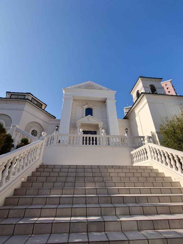 式場の外階段。フラワーシャワーにとても良い場所でした。