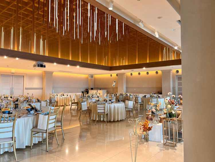 一番広い披露宴会場でした。綺麗めな高級感を味わえる披露宴会場です。