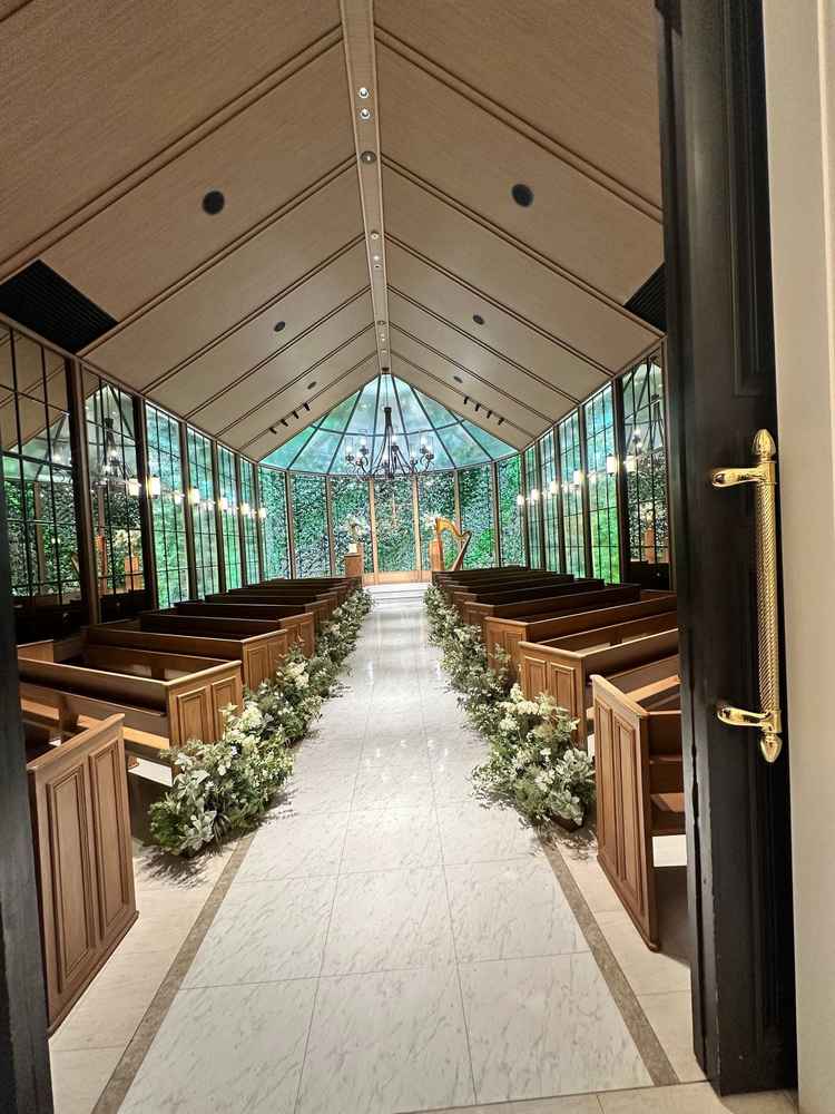 本式場のチャペルです。緑を感じさせ、落ち着いた雰囲気でした。