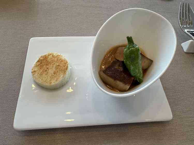 試食に出てきたフォアグラの味噌ソース