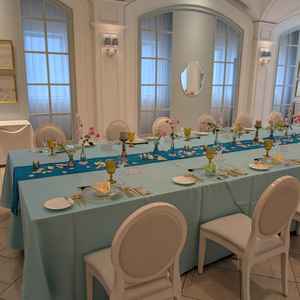 3つある披露宴会場のうちの一つです。壁も柔らかい色合いで、全体的に可愛らしい印象のお部屋でした