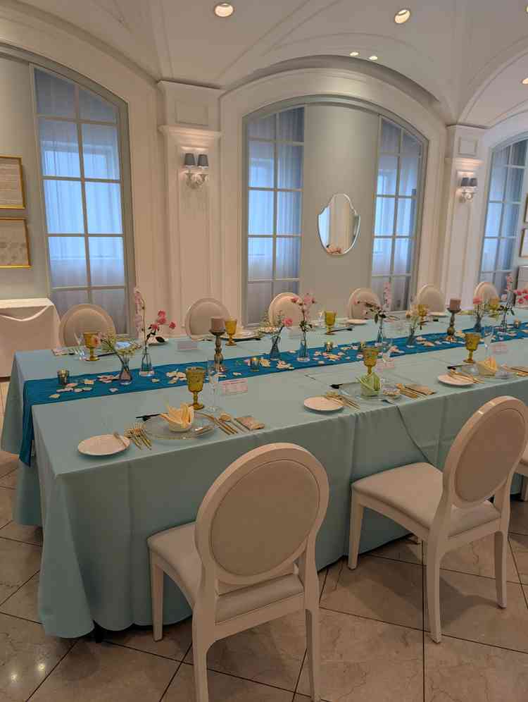 3つある披露宴会場のうちの一つです。壁も柔らかい色合いで、全体的に可愛らしい印象のお部屋でした