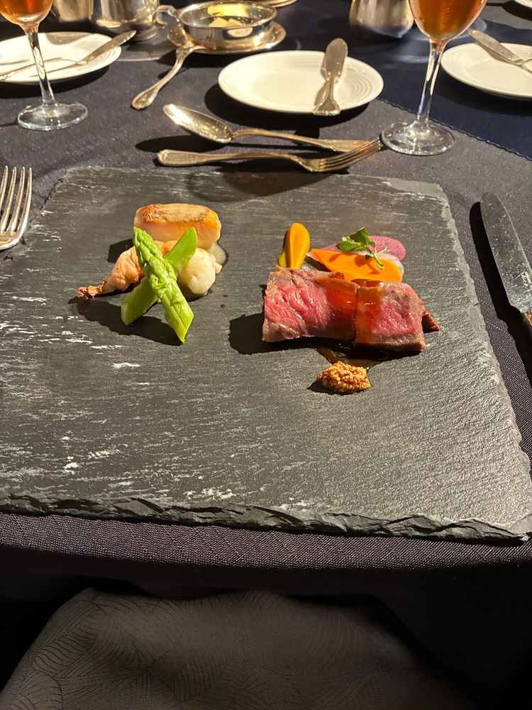 お肉料理とお魚料理