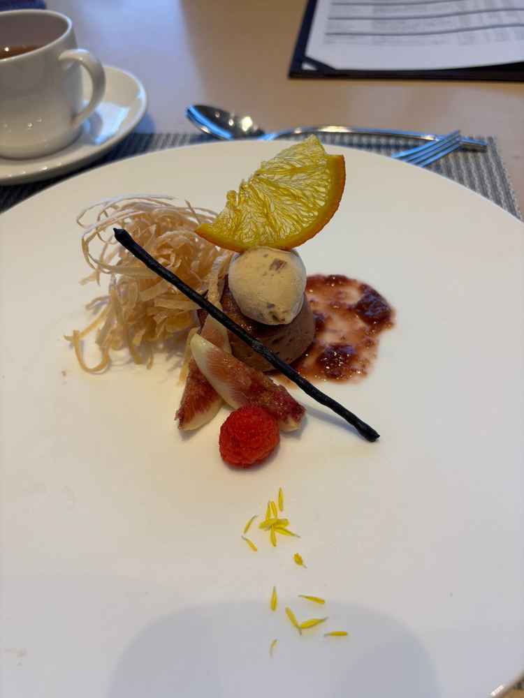 お料理。見た目が豪華でおいしかったです。