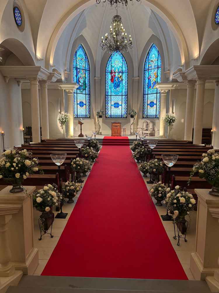 挙式会場です。ステンドグラスがとても美しかったです。