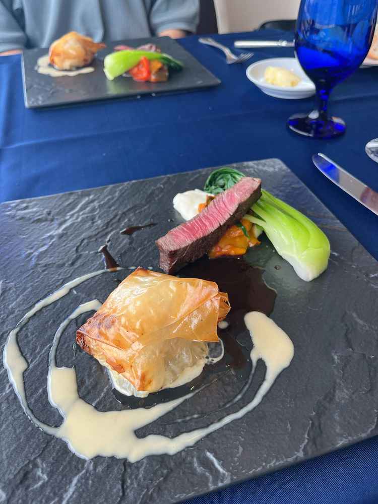 試食会のメイン料理。どれも暖かいまま提供されておりすごく美味しかったです。