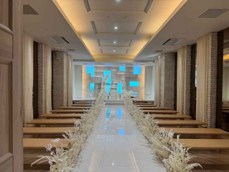 挙式会場を入り口から撮ったところ