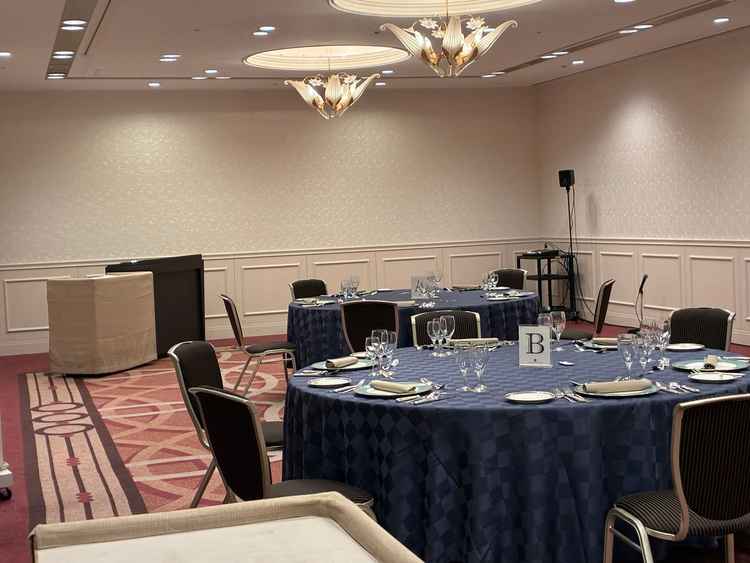 20〜30名くらいでちょうど良い大きさの会場です。