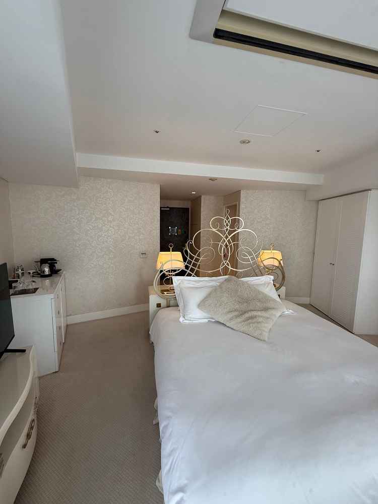 ホテルのスイートルーム