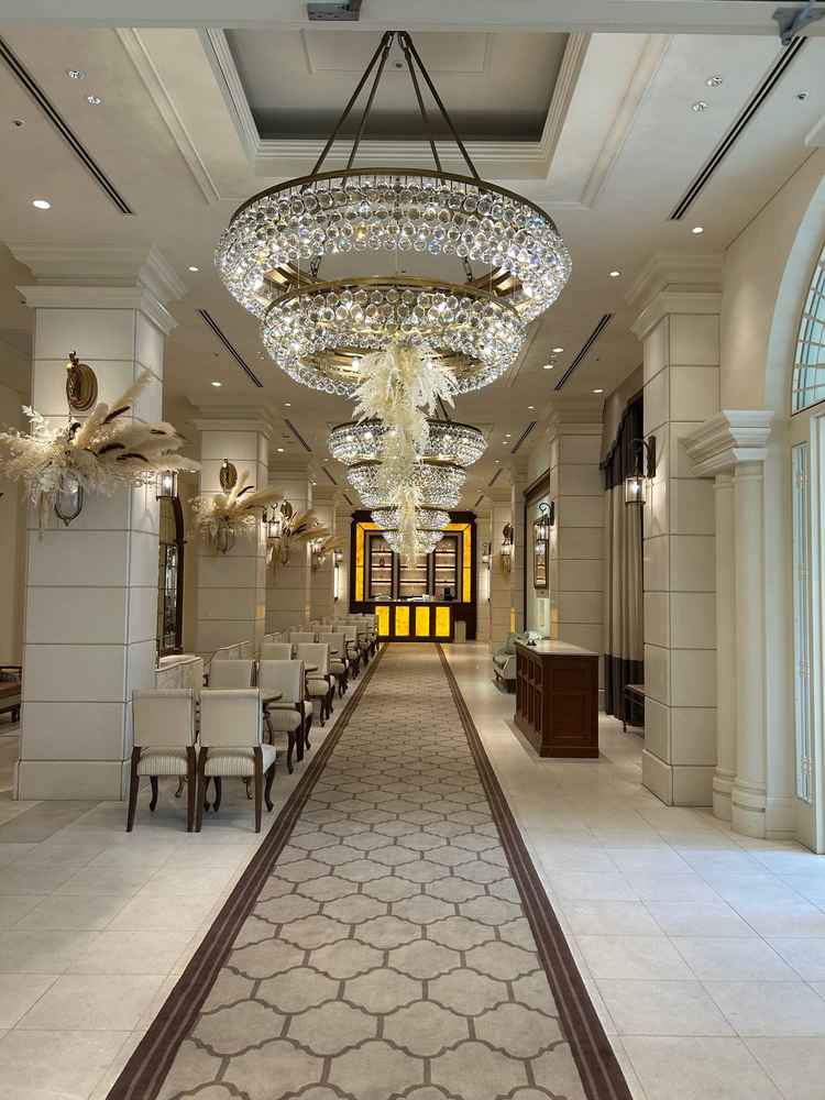 ゲストを迎え入れる待合スペースの写真。とても広くて100人規模でも余裕で入ることができます。