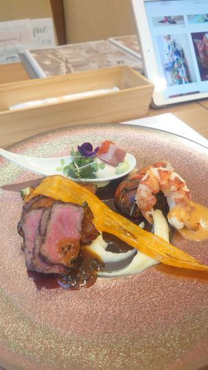 ワンプレートの試食をいただきました。すべての料理がおいしかったです。
