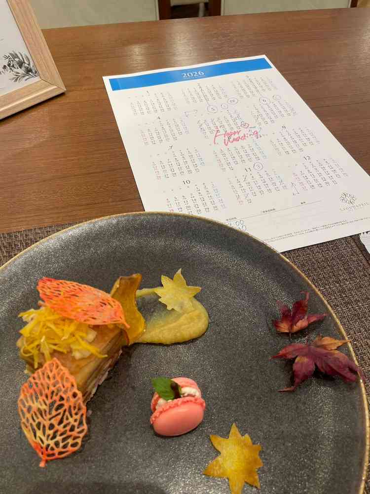 コース試食。デザートは季節感のあるかわいいワンプレートでした。