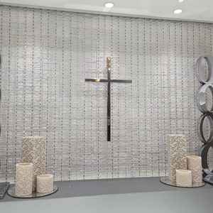 チャペルはキリスト教式にも人前式にも対応をしていて、写真の十字架は外せるとのことでした！