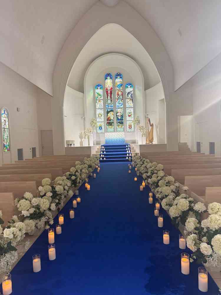 洗礼された雰囲気でとても綺麗なチャペルでした。入場前に動画を流せる点にもとても魅力を感じた