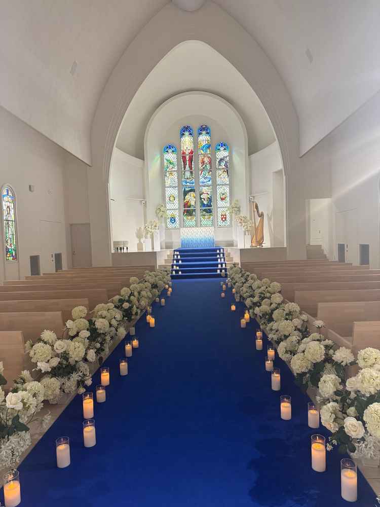 洗礼された雰囲気でとても綺麗なチャペルでした。入場前に動画を流せる点にもとても魅力を感じた