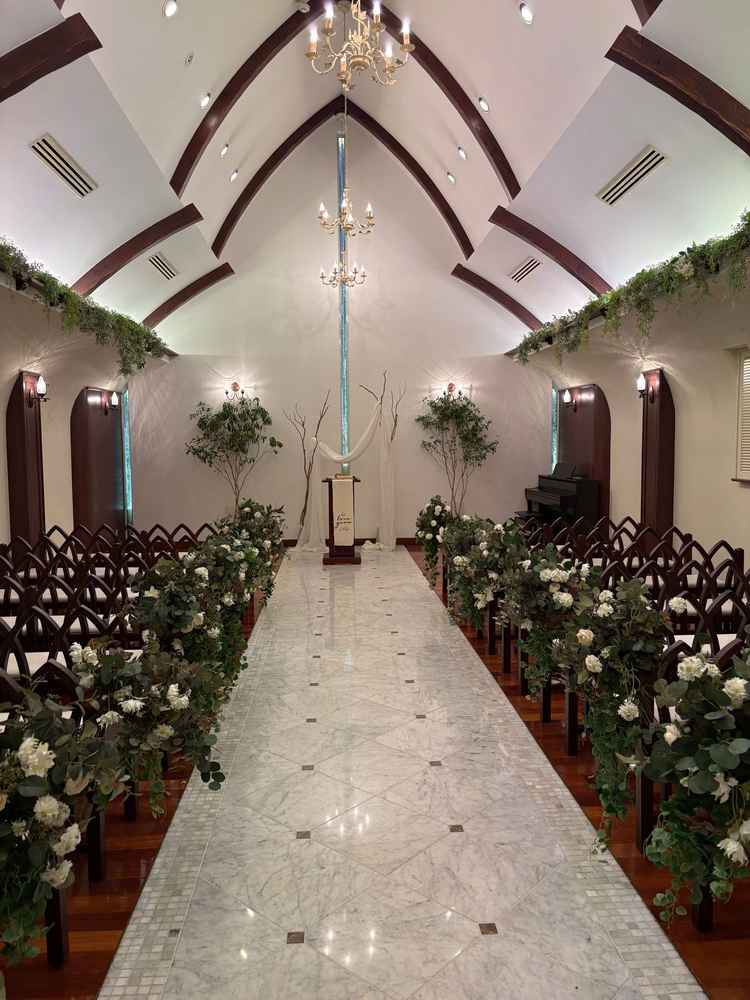 チャペルは天井が高く、音がよく響きます。音楽の響きが良さそう。