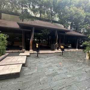 オリエンタルテラス専用の庭は、広々としており、海外リゾートのような雰囲気。