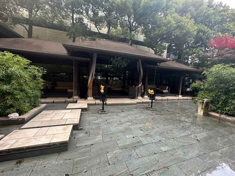 オリエンタルテラス専用の庭は、広々としており、海外リゾートのような雰囲気。