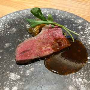 試食でいただいたローストビーフ。ローストビーフと思えない程の厚みと柔らかさで感動した。