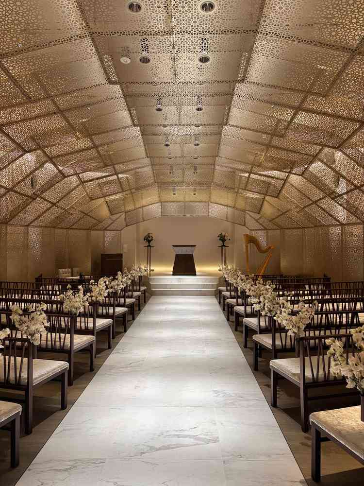 アロマ香る上質なチャペル。