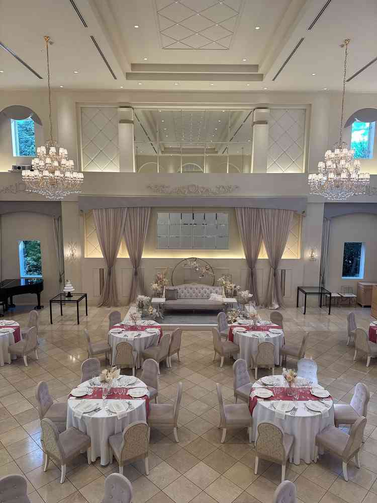 披露宴会場はどちらも高さがありよかった。