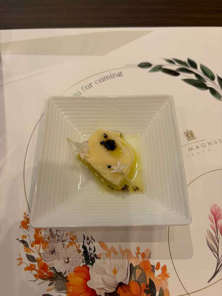 試食のアミューズ　プリンのような食感で美味しかった。