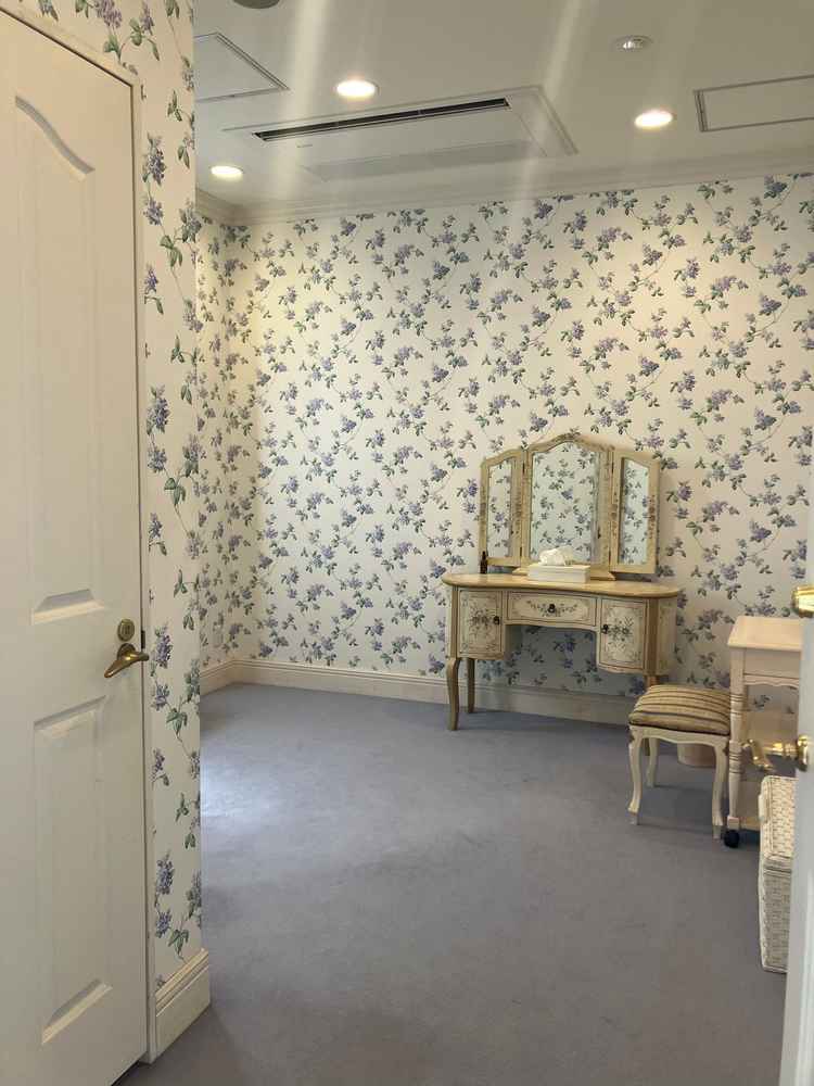 新婦の待合室が可愛くて、テンションがあがりました。