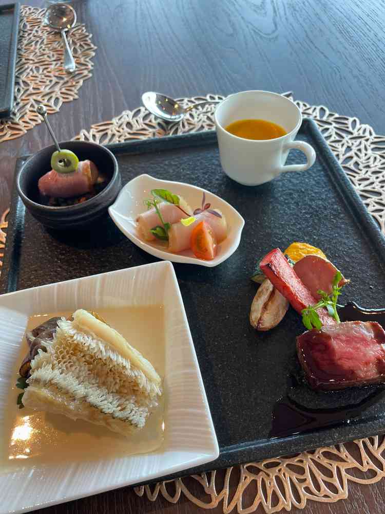 季節の食材を取り入れたシェフのこだわり試食