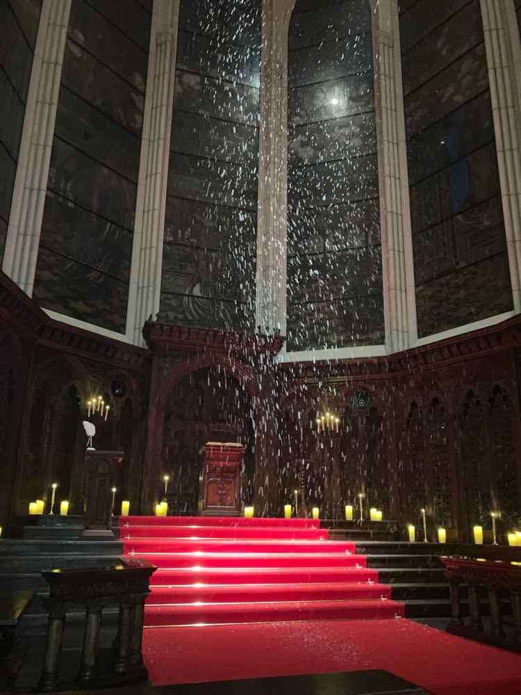 演出のスノー。神秘的でした。