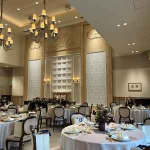 式場の1つ。可愛らしさもありつつ、シックで大人っぽい雰囲気。