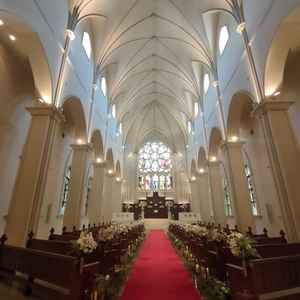 別の式場を見せていただきこちらも聖堂で雰囲気が変わりました。