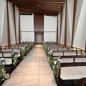 参列者の席はクッション性があり、座りやすいものでした。