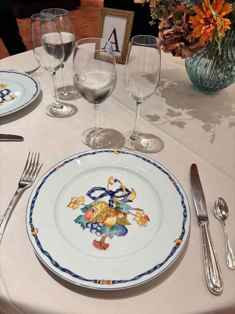 ラ・ロシェルでは食器もフランスからの取寄せとのこと。スタッフの対応が丁寧で素晴らしかったです。