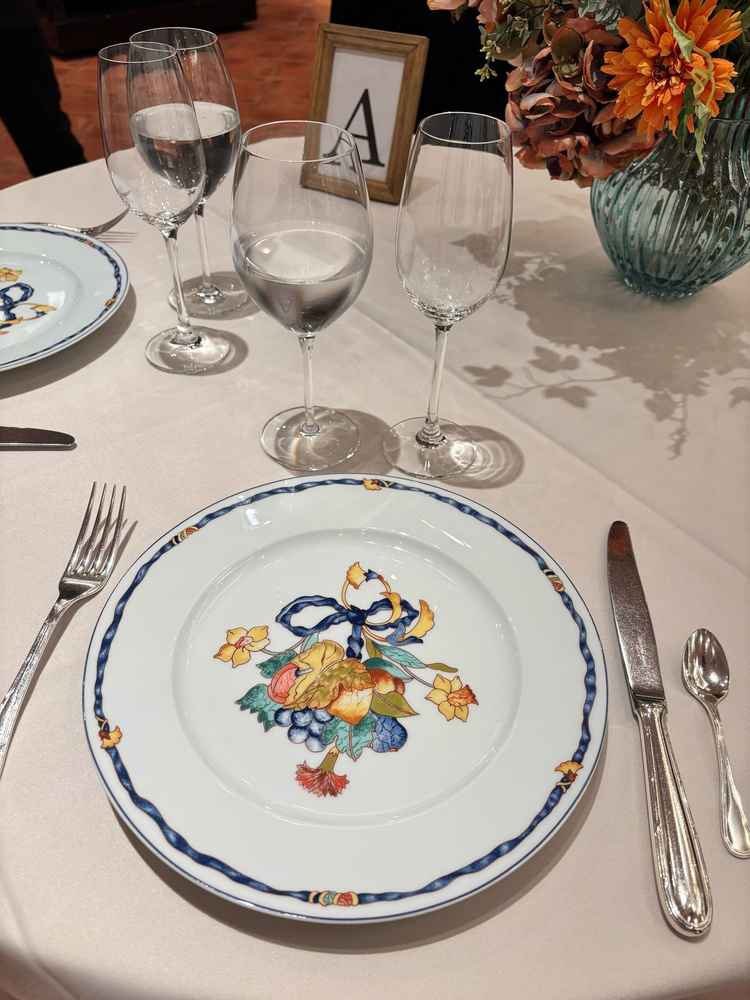 ラ・ロシェルでは食器もフランスからの取寄せとのこと。スタッフの対応が丁寧で素晴らしかったです。