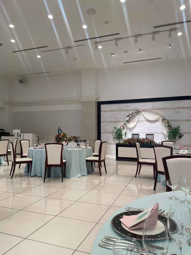 披露宴会場で食事とさせていただき、当日の雰囲気も掴むことができました。