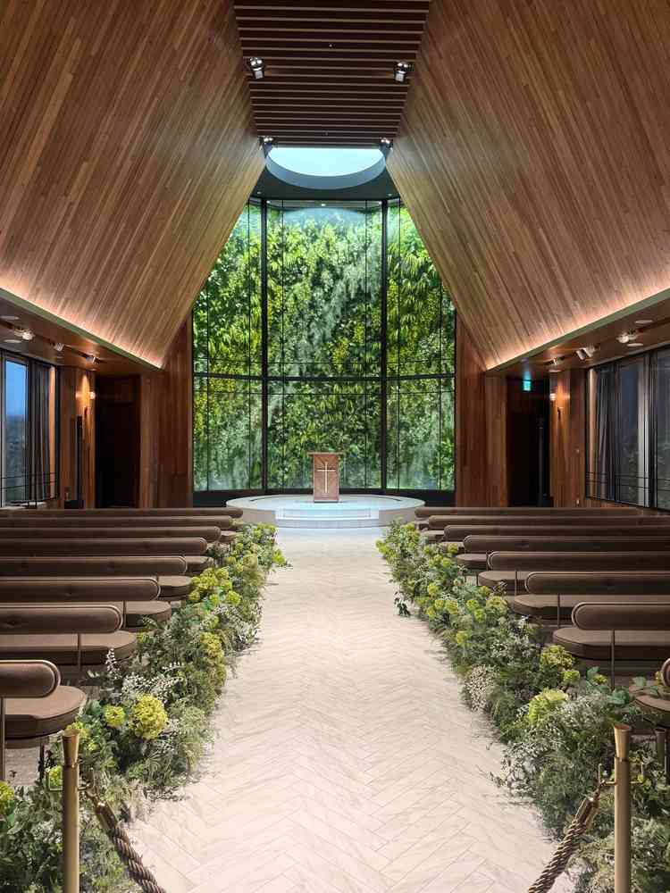 落ち着いた雰囲気のチャペル