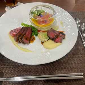 魚介が苦手だったので、お肉や生ハムなどに変更していただきました。味の濃さや味もとても気に入りました。