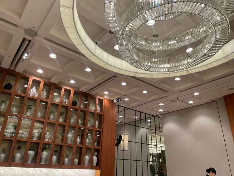 披露宴会場のシャンデリア